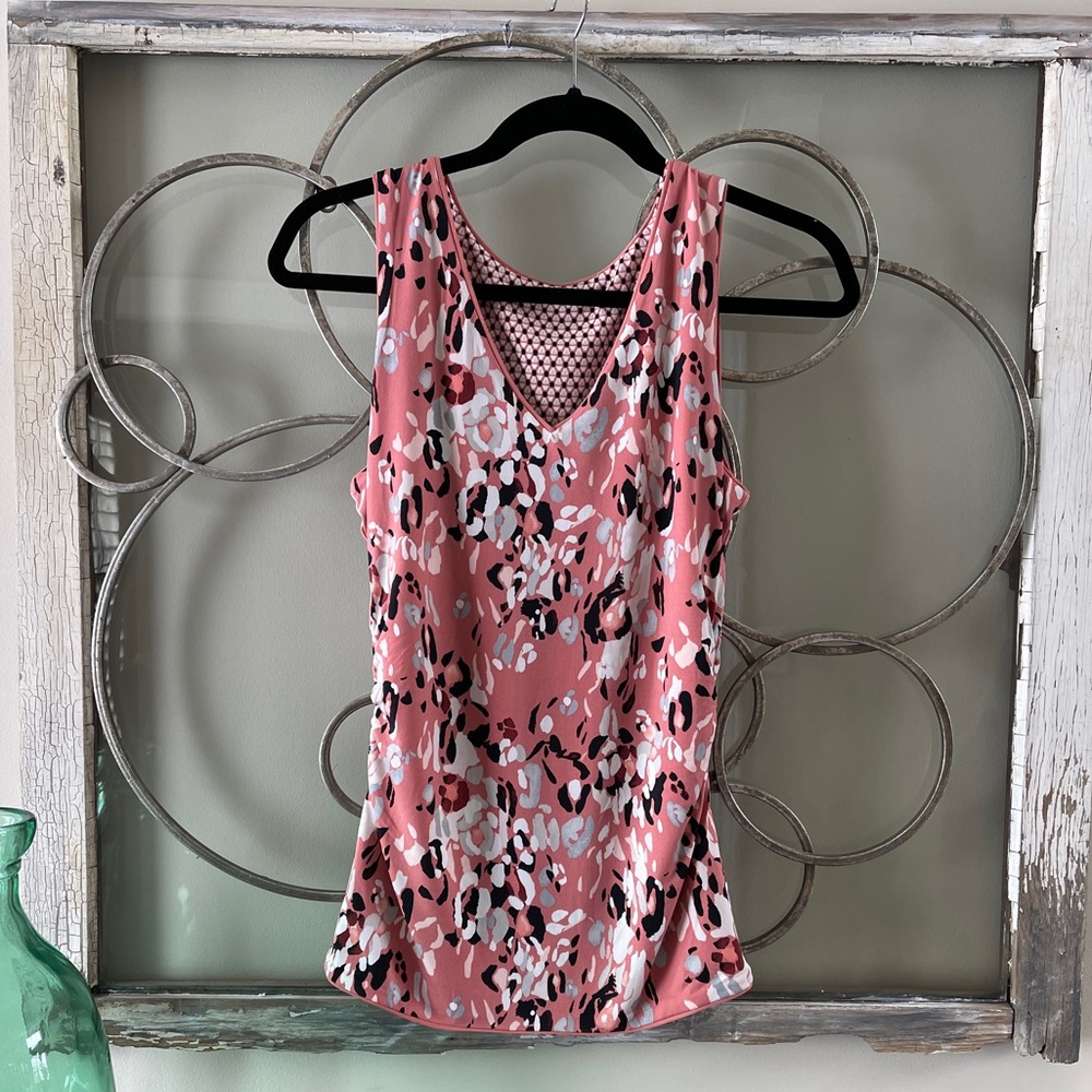 WHBM reversible, rouched, stretch top. Small